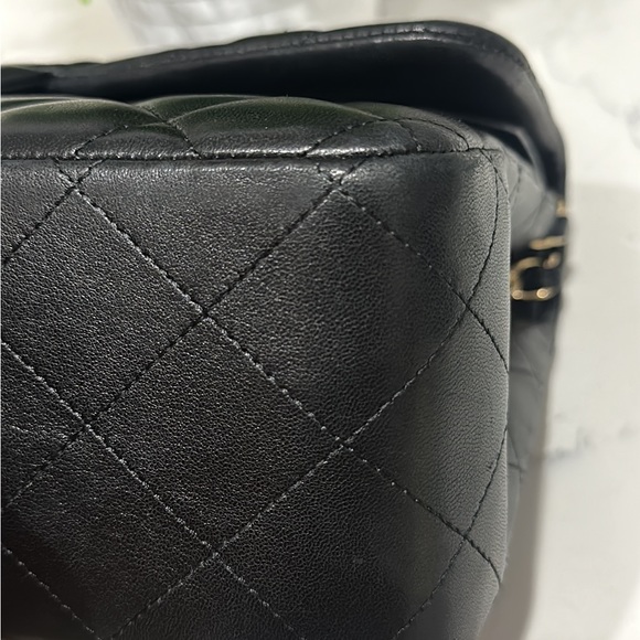 ❌ SOLD ❌ CHANEL JUMBO CLASSIC FLAP IN LAMBSKIN - Picture 9 of 13